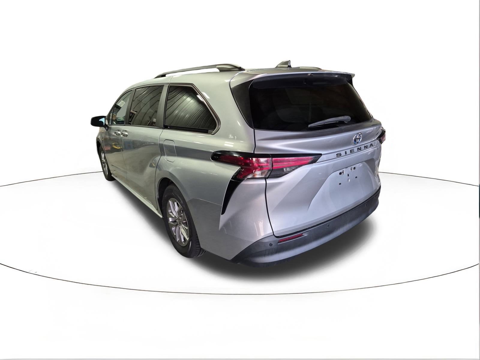 2021 Toyota Sienna XLE