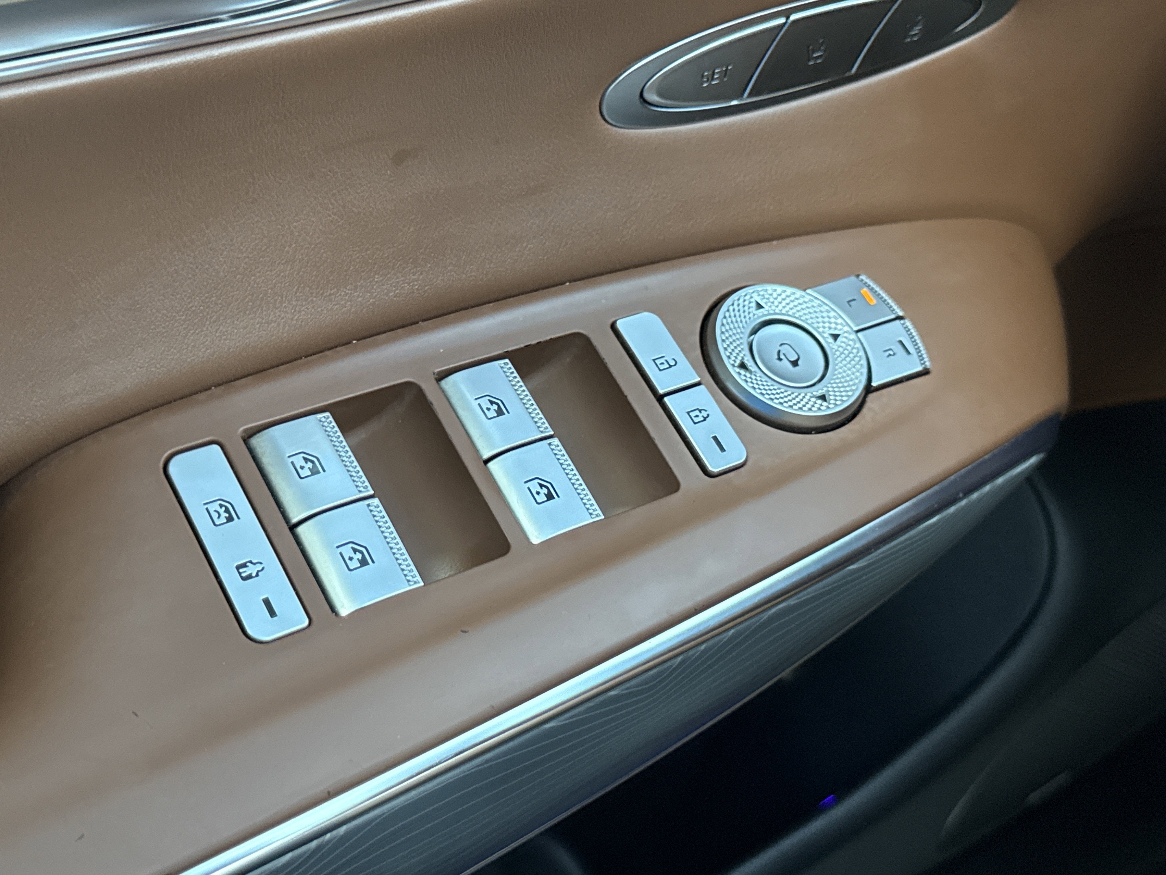 2022 Genesis GV70 2.5T