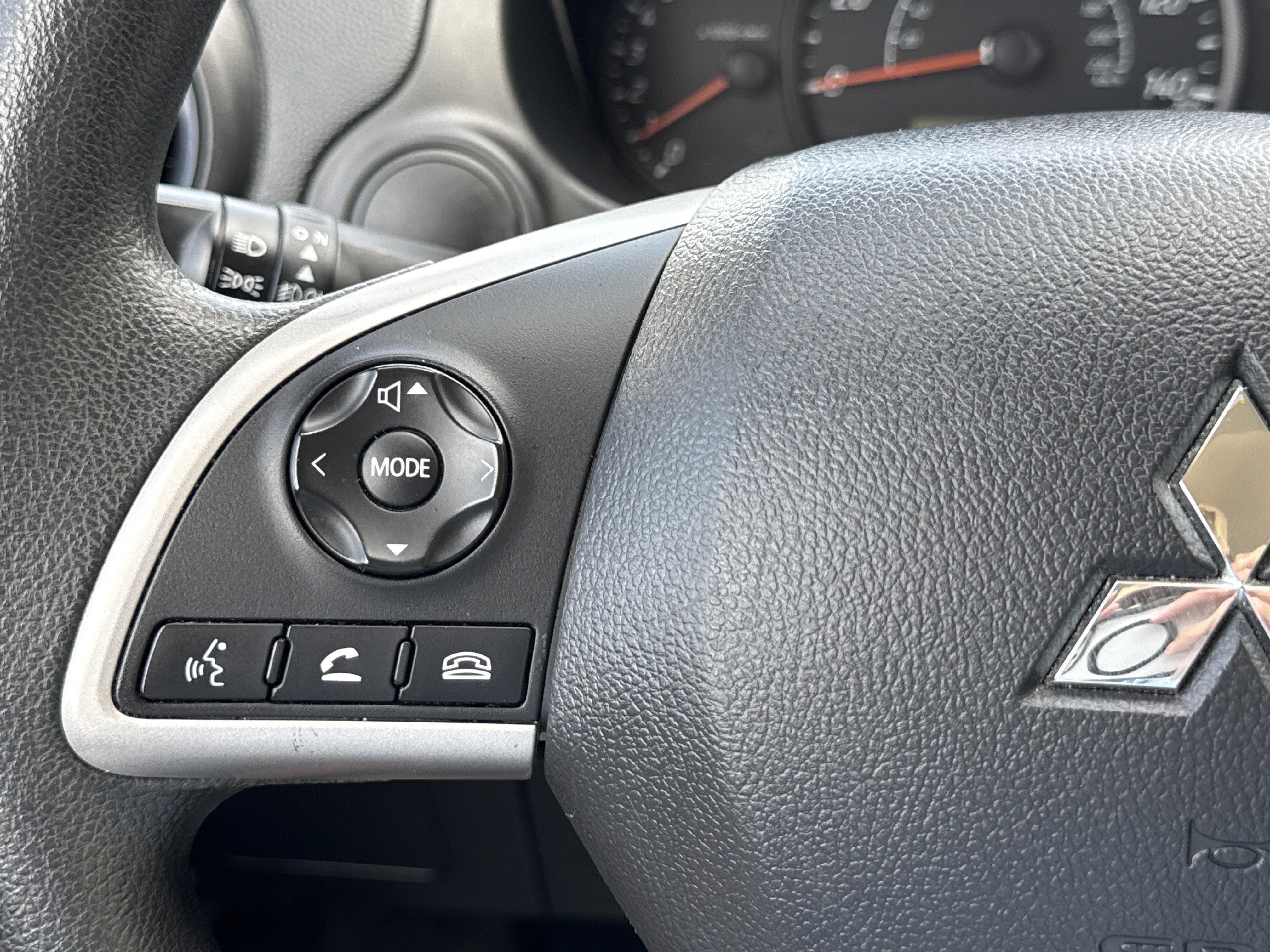 2024 Mitsubishi Mirage LE