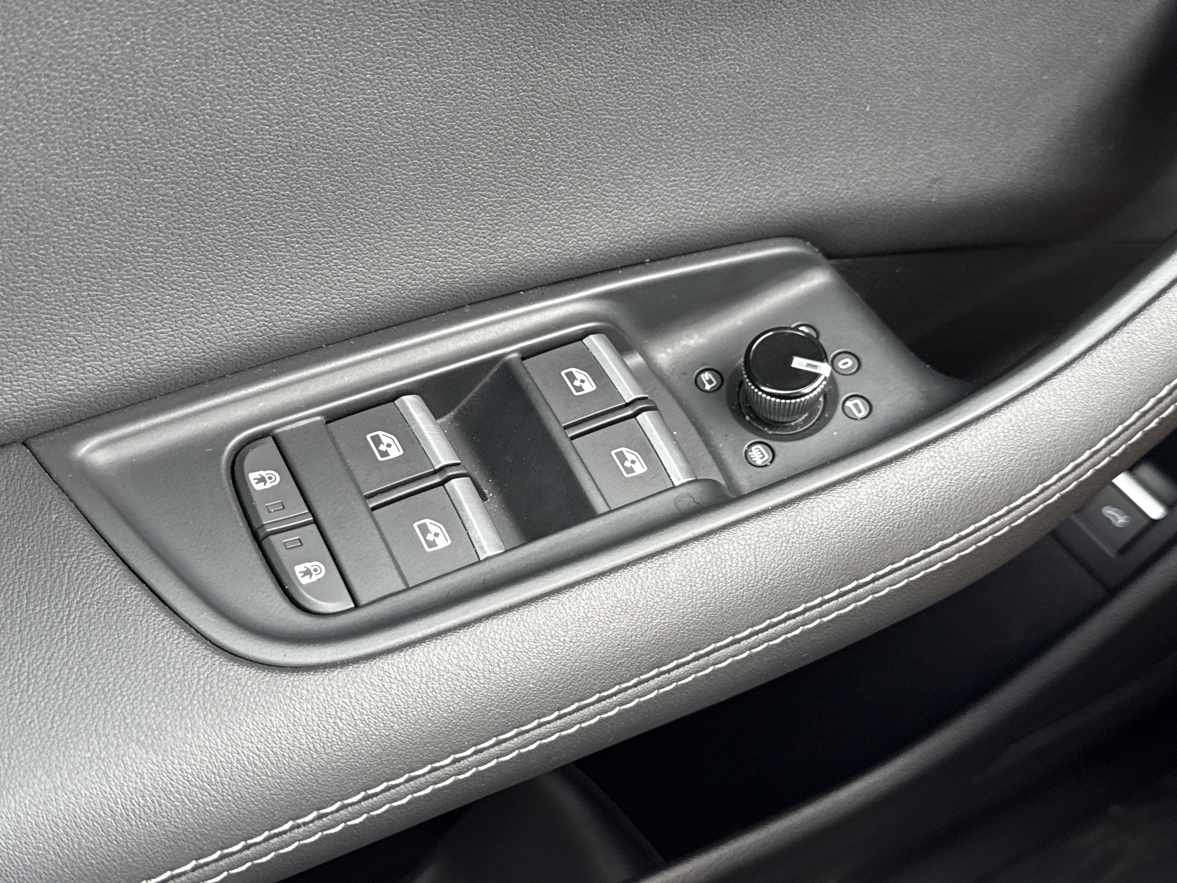 2023 Audi Q8 Premium Plus