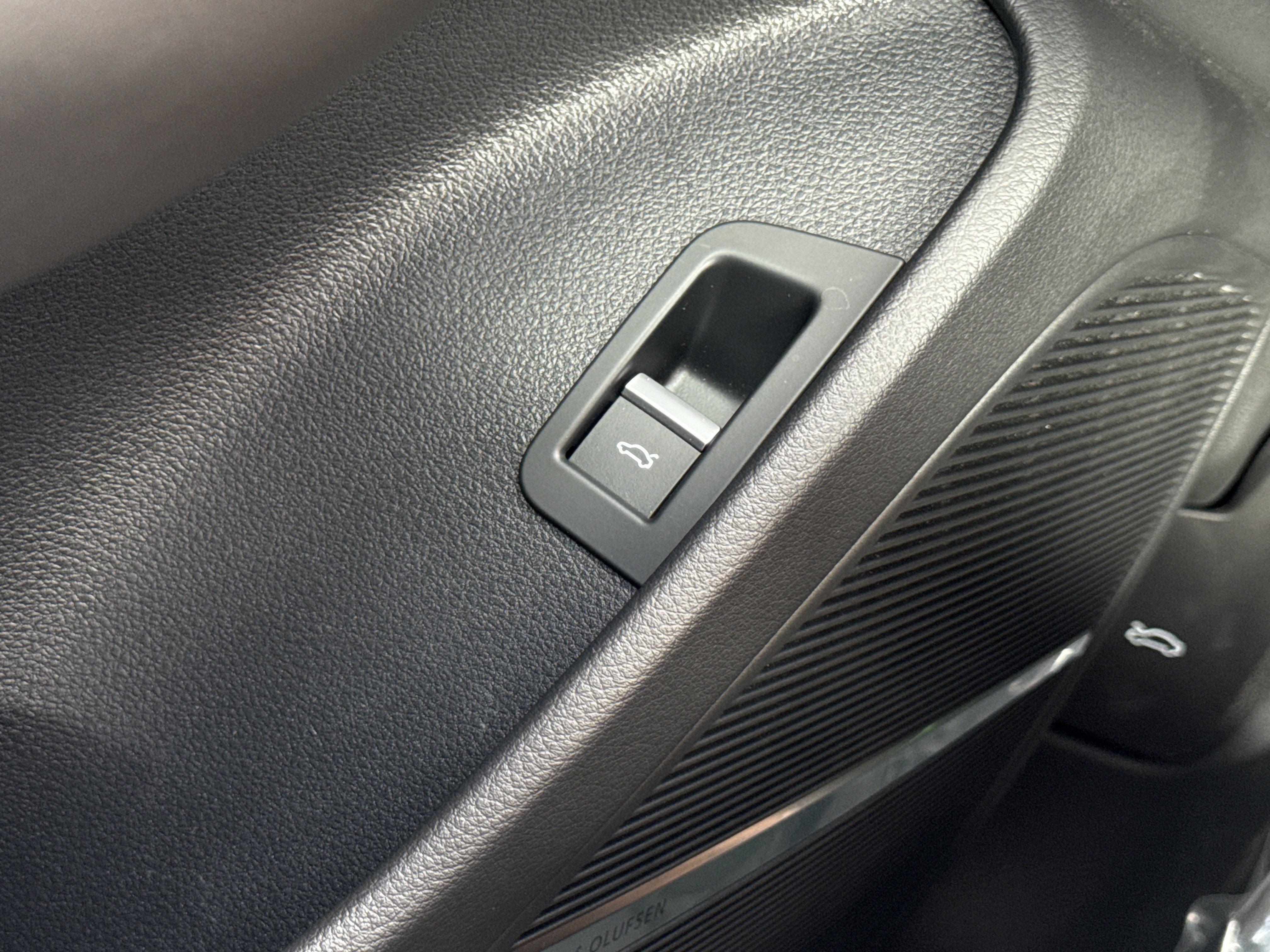 2023 Audi Q8 Premium Plus