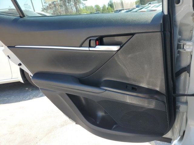 2022 Toyota Camry Hybrid SE