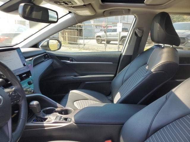 2022 Toyota Camry Hybrid SE