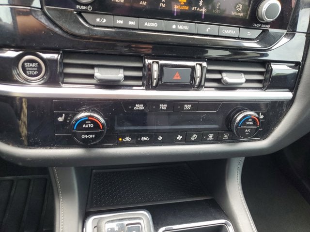 2024 Nissan Pathfinder SV