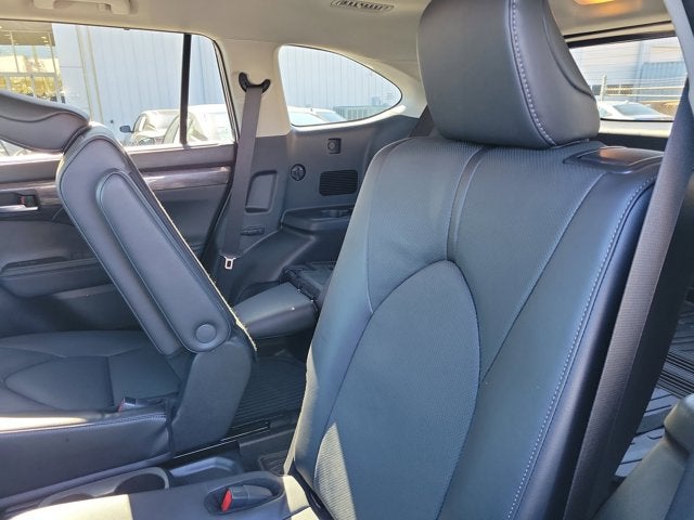 2024 Toyota Highlander LIMITED