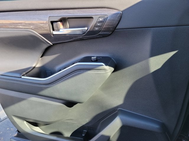 2024 Toyota Highlander LIMITED