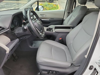 2024 Toyota Sienna XLE