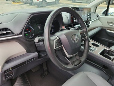 2024 Toyota Sienna XLE