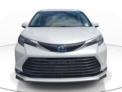 2024 Toyota Sienna XLE