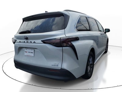 2024 Toyota Sienna XLE