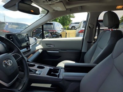 2024 Toyota Sienna XLE