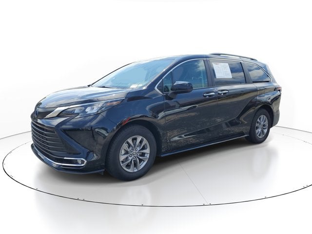 2024 Toyota Sienna XLE