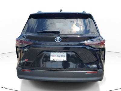 2024 Toyota Sienna XLE