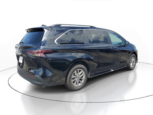 2024 Toyota Sienna XLE