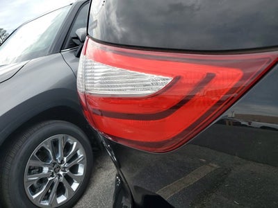 2017 Toyota Sienna XLE Auto Access Seat