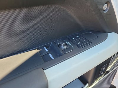 2024 Land Rover Defender X-Dynamic SE